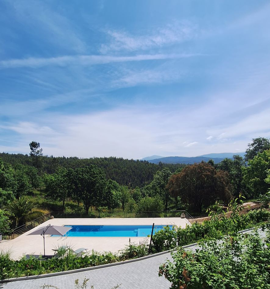 Pool mit umwerfender Aussicht